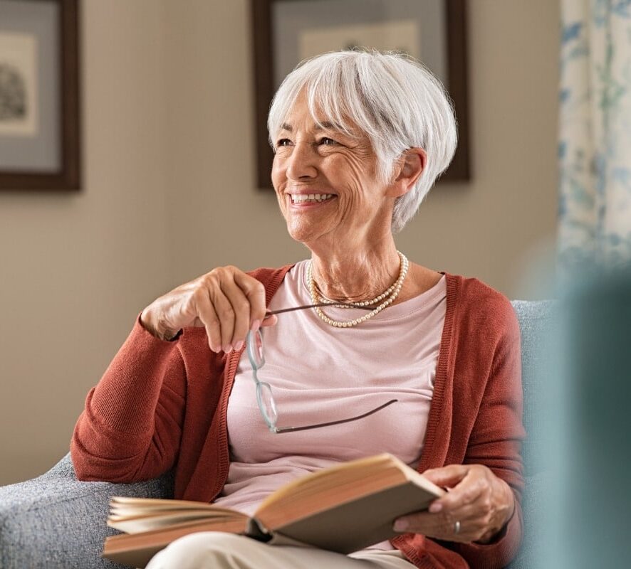 oracle-heart-and-vascular-balloon-angioplasty-benefits Senior patient enjoying improved heart health after balloon angioplasty treatment at Oracle Heart & Vascular
